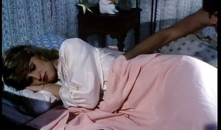 Brineta je pozvala dva mužjaka porn film family odjednom i besramno se predala svojoj slatkoj pički i elastičnom vrućem magarcu