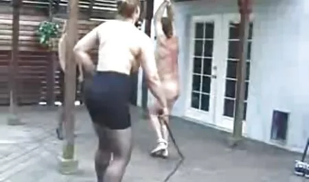 Vruća Latina Adriella jebe se porno video 2018 na krevetu sa svojim debelim penisom