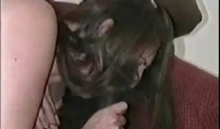 Čovjek je free porno hd rastrgao kuju sa svojim vrlo impresivnim penisom u uskoj pički i ustima žudnjom za slatkim spermama