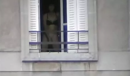 Blondie je pokupila free porno video x beskućnika na ulici, kupila ga i učinila ga robovom