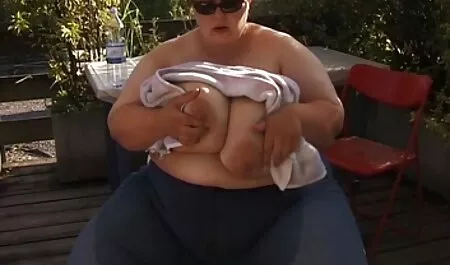 Vruća plavuša gušila se dok sisa video anita dark kurac