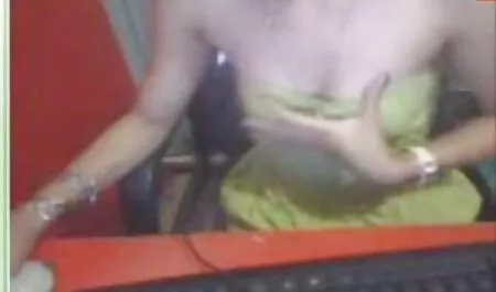 Seksi azijke lesbian film porn i plavuše jebe se u analni i sisa kurac