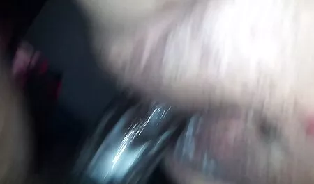 Horny crna djevojka na internetu je upoznala porno rama free momka, uključila web kameru i sama sebe milovala