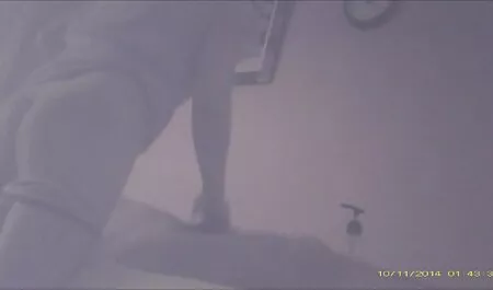 Auto mehaničar jebe seksi crnkinju u garaži i puni joj usta spermom film porn classic