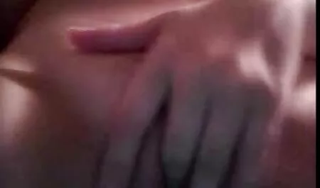 Prsata brineta u čarapama film erotic xxx proguta spermu
