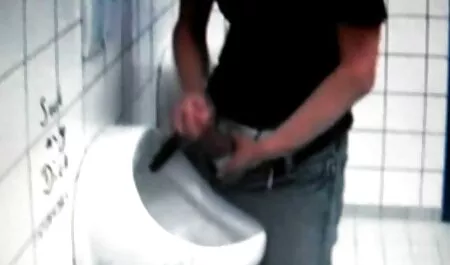 Fuck je započeo porno foot romantičnim poljupcem