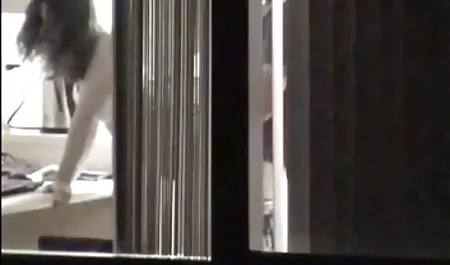 Drolja prstom kurac svom dečku i hd dp porno jaše mu penis