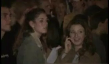Mlada djevojka sisala je kurac svom bivšem dečku porno frer