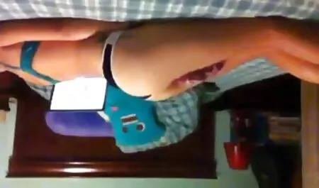 Strastvena seksi beba liže anus porno tub e Chrisa Castelaryja