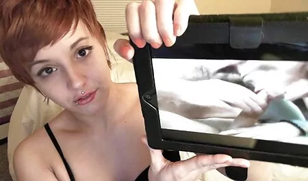 Horny porno frer kuja u crnoj sobi usisava kurac