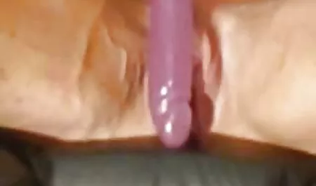 Mama u čarapama skače porno hd romantic na penis i guta spermu