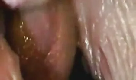 Mlada djevojka igra se sa svojom porno film magyarul mladom obrijanom pičkom