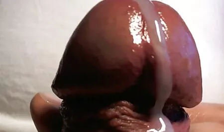 Da bi se postigao orgazam ... žena bi se trebala opustiti kako treba, a surprise porno ponekad je to olakšano masturbacijom, a ponekad i muškarcem koji može kvalitativno lizati