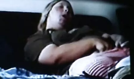Zgodna kuja toliko se uzbudila video porno xx free da je skinula gaćice i sjela s dlakavom pičkicom na djevojčinim ustima