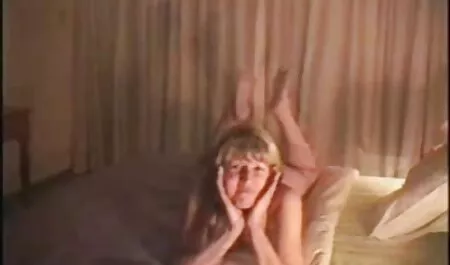 Mlade seksi biseksualne djevojke miluju sisa penis i se jebaju full porno movie online