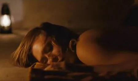 Nitko ne jebe starca porno film dorcel Roberta, bježanac pobjegne s bocom cole