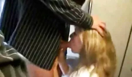 Mladi instruktor razvija reakciju porno safari kod djevojke