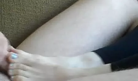 Blondie dalila porno pokazuje brineti kako da se zadovolji