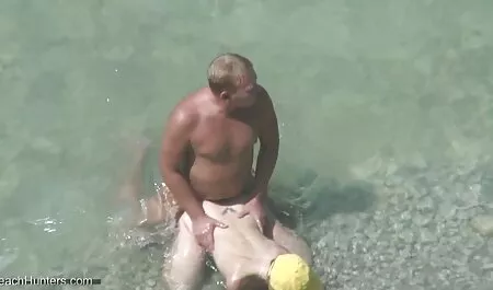 Dvije strastvene, vruće lezbijke ližu slatku pičku xxnx porno