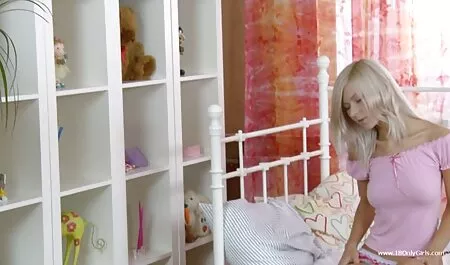 Vitak momak prstima i porno x free gleda u ogledalo