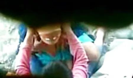 Ekstremna vruća drolja sisa i jebe porno zofil se
