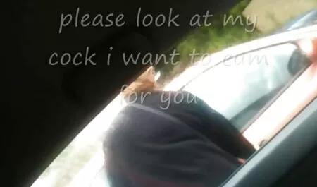 Brunette želi dobiti orgazam free porno mobil iz svoje igračke ispred web kamere