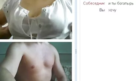Djevojke porno om žmirkaju s hrpom igračaka