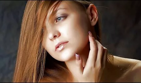 Crvenokosa porno hom Miley Cole probudila je očuh puhanjem i puše ga