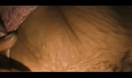 Bitch je porno massaje kurvom spustio sokove u ustima