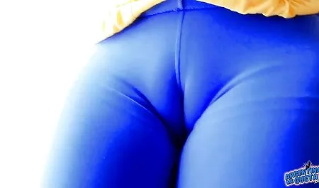 Seksi prsata tube 4 porno plavuša sisa penis i dobiva jebu