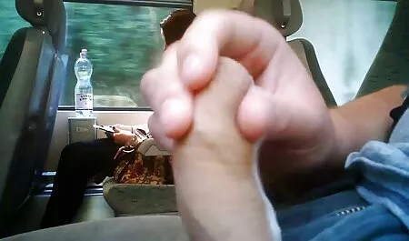 Crvenokosa kuja uključila se u web kameru i urezala joj porno movie 2018 rupe