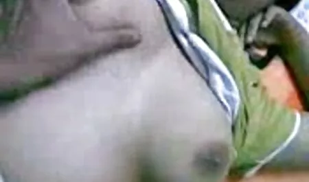 Lijepa kuja odlučila je xxxx video porno organizirati lezbijske igre, ali ne trebaju im dildos, jer jedan od njih ima pravi kurac koji gura u prijatelja
