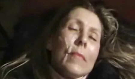 Popela se u ormar i masturbirala pičku porno massage