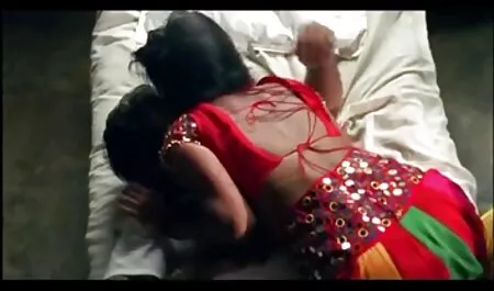 Može hrabro poljubiti porno bl njezine veličanstvene sise, sisati bradavice, zajebavati duboko raskrižje i u raznim pozama jebati svoju sočnu mesnatu macu svoje dobro hranjene djevojke