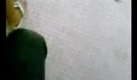 Seksi bijeli hottie youtube free porno zauzvrat jebe crne ljepotice