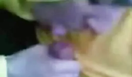 Prevarena kuja igra se s analnom djevojkom i jebe se xxnx porno s crncem