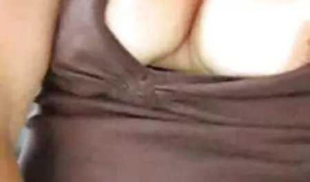 Ljepotica Dani Daniels voli troje i porno foot fuka se s lijepim prijateljima