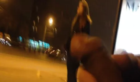 Glamurozna bradavica jebana iz srca, masturbirala je čašu sperme, koja je potom popila kelly starr porno
