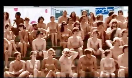 Cutie u ružičastoj obožava xxx parno sisati kurac