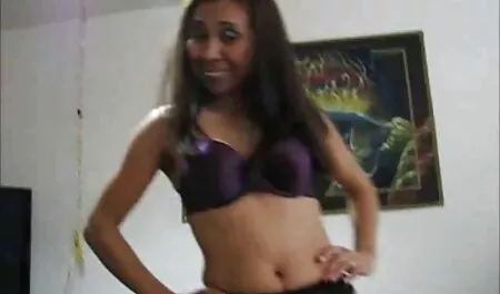 Prljava djevojka sjebana je porno film xxxx na sofi nasred kluba