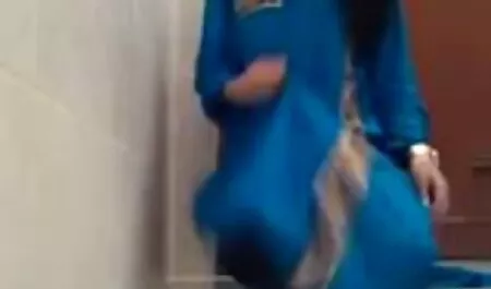 Simpatični momak uvjerio je porno sport hd svoju ljepotu da na kameru odnese kućni pornić