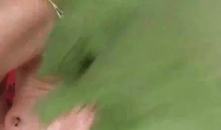 Mlada pilić porno mom end son je sisao penis i jebao se u dupe