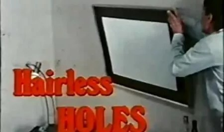 Slatka ebanovina gura svoj ogromni 4k video porno kurac u crnu pičku