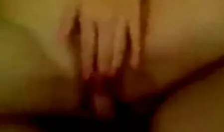 Plavuše se vrte na članu i gutaju porno matire spermu